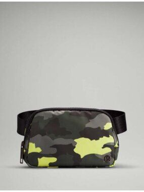 Lululemon Everywhere Belt Bag